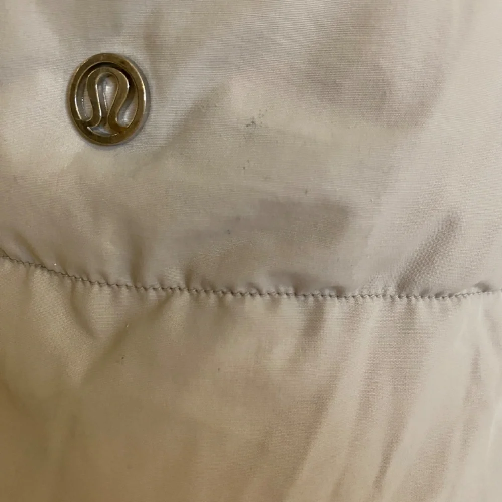 Lululemon Down Fall Coat – Women’s – Neutral Color – Lightweight & Warm - XS - Picture 11 of 11